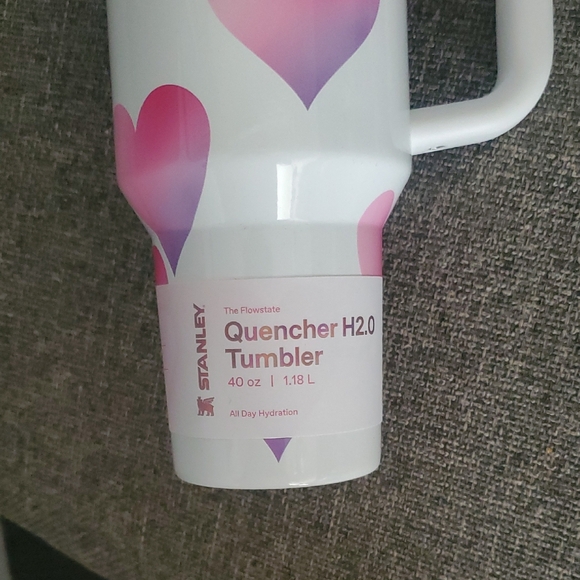 Stanley Frost Heart Gradient Tumbler - Cream and Pink Valentine's Day - Picture 3 of 8